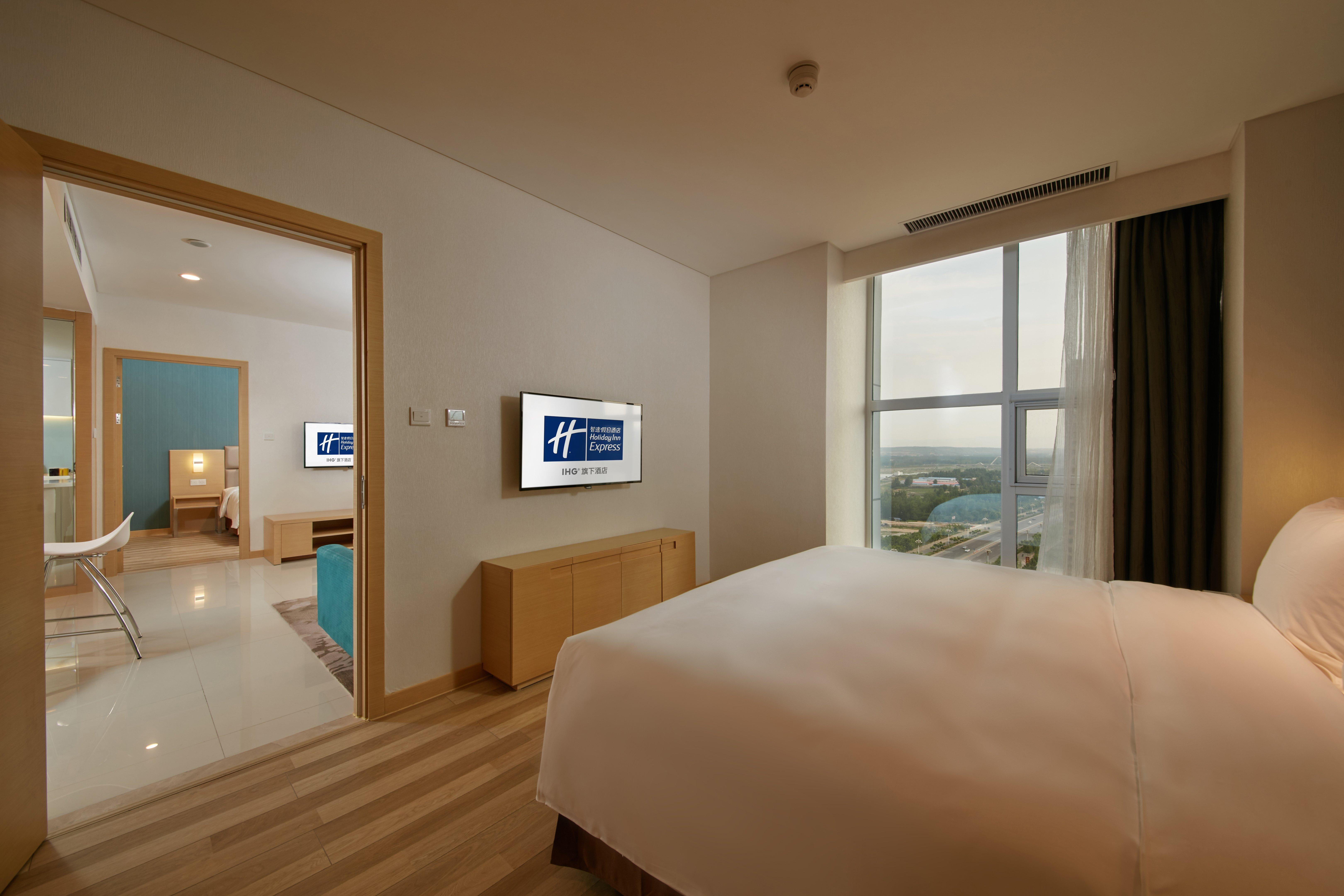 Holiday Inn Express Luoyang Yichuan By Ihg Exterior foto