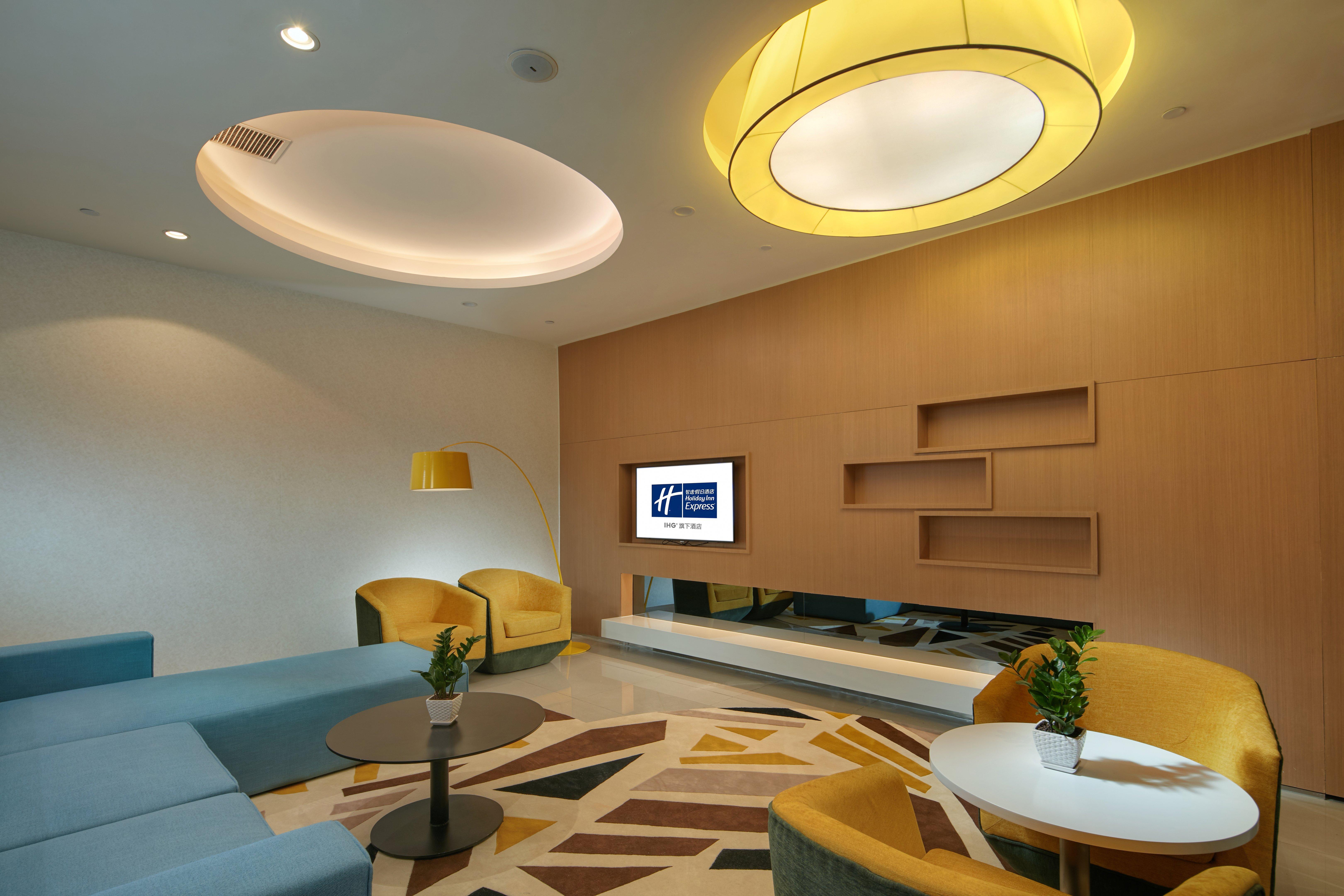 Holiday Inn Express Luoyang Yichuan By Ihg Exterior foto